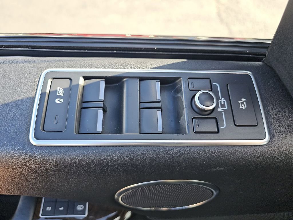 Used 2016 Land Rover Range Rover Supercharged image 31