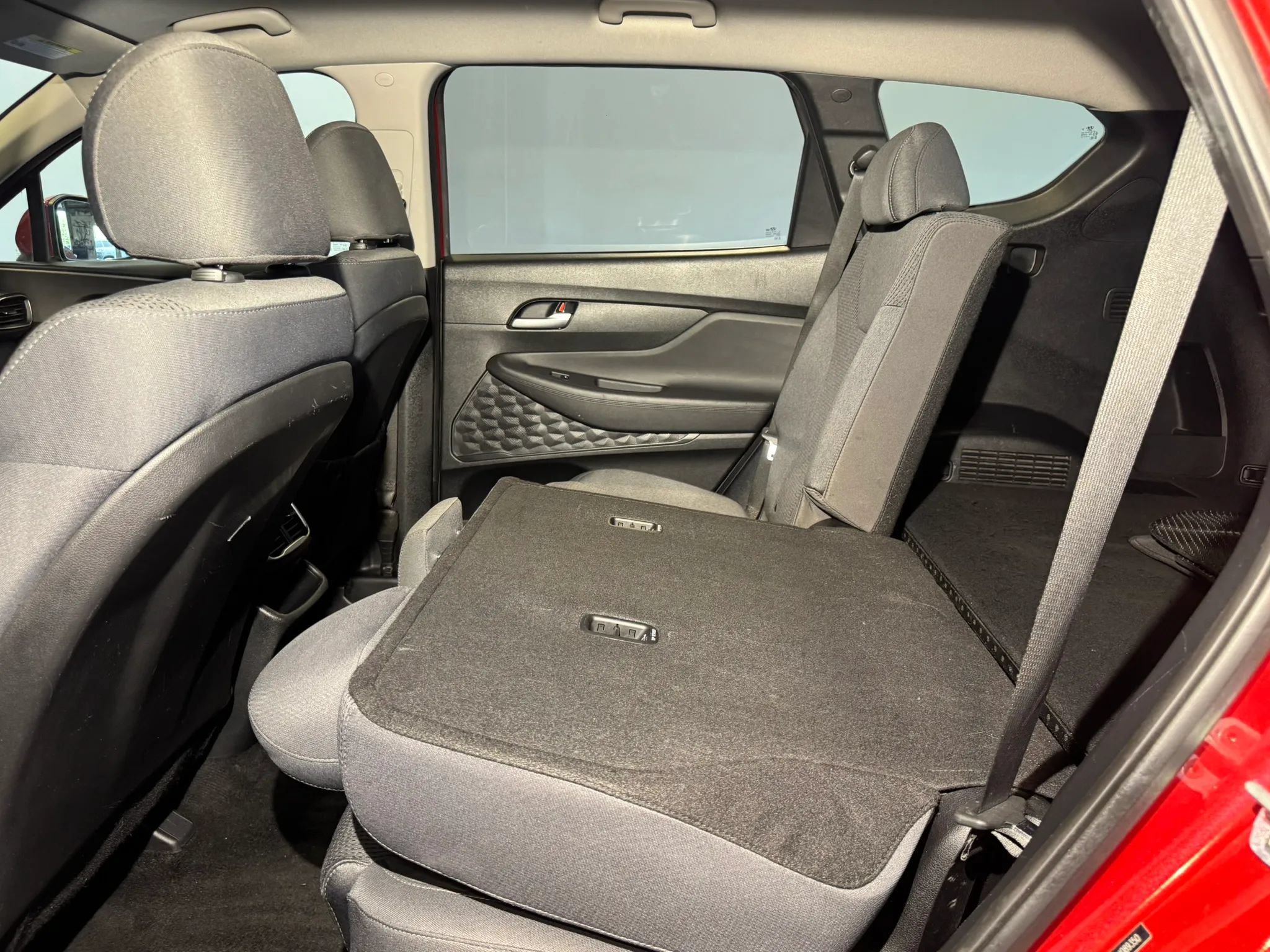 Used 2019 Hyundai Santa Fe SE AWD/4WD image 26