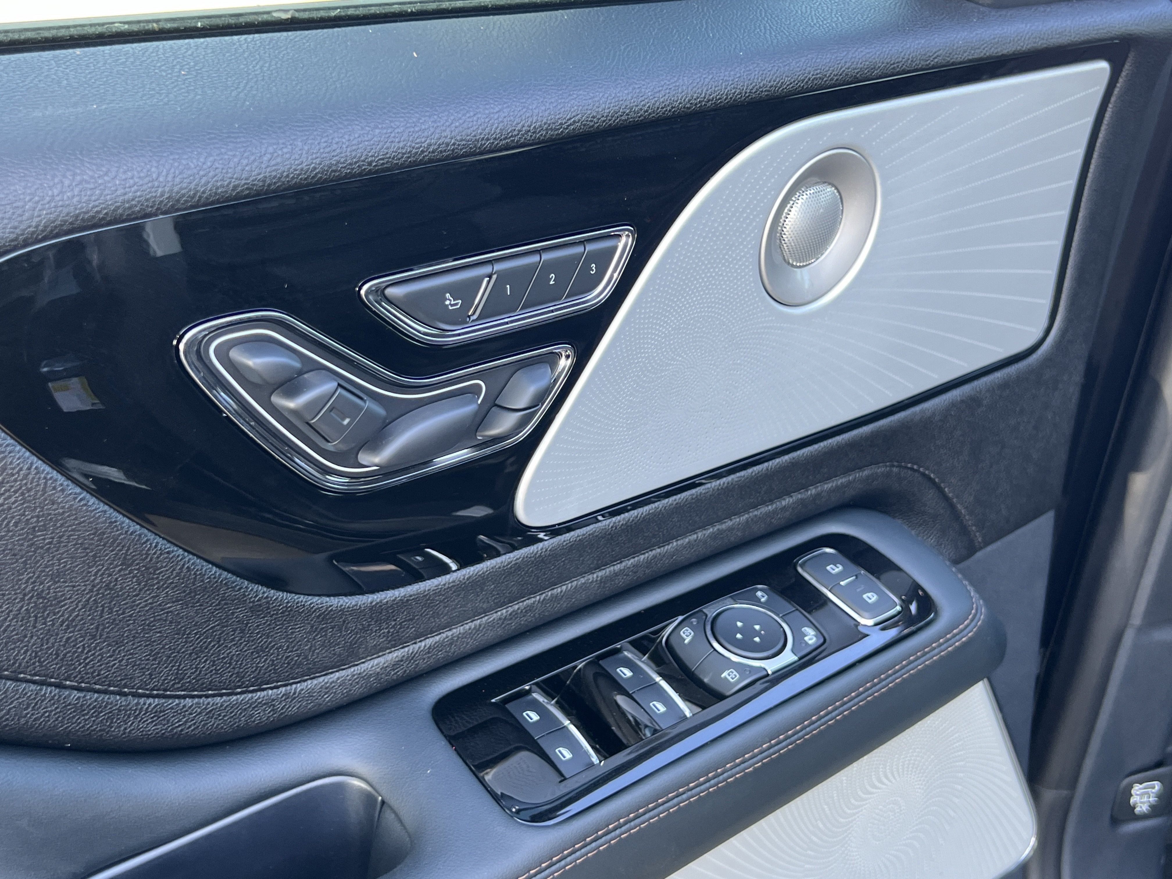 New 2027 Lincoln Aviator Reserve AWD/4WD image 15