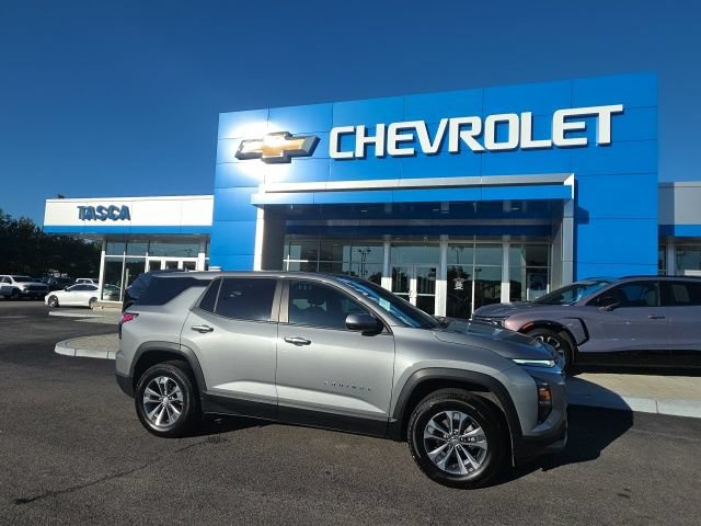 Used 2026 Chevrolet Equinox LT AWD/4WD image 2