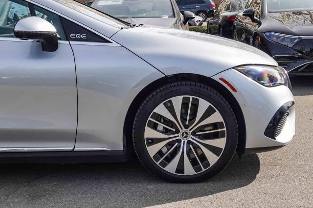 New 2024 Mercedes-Benz EQE 500 4MATIC Sedan image 9