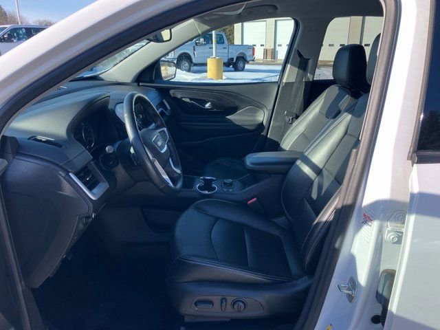 Used 2024 GMC Terrain SLT image 17