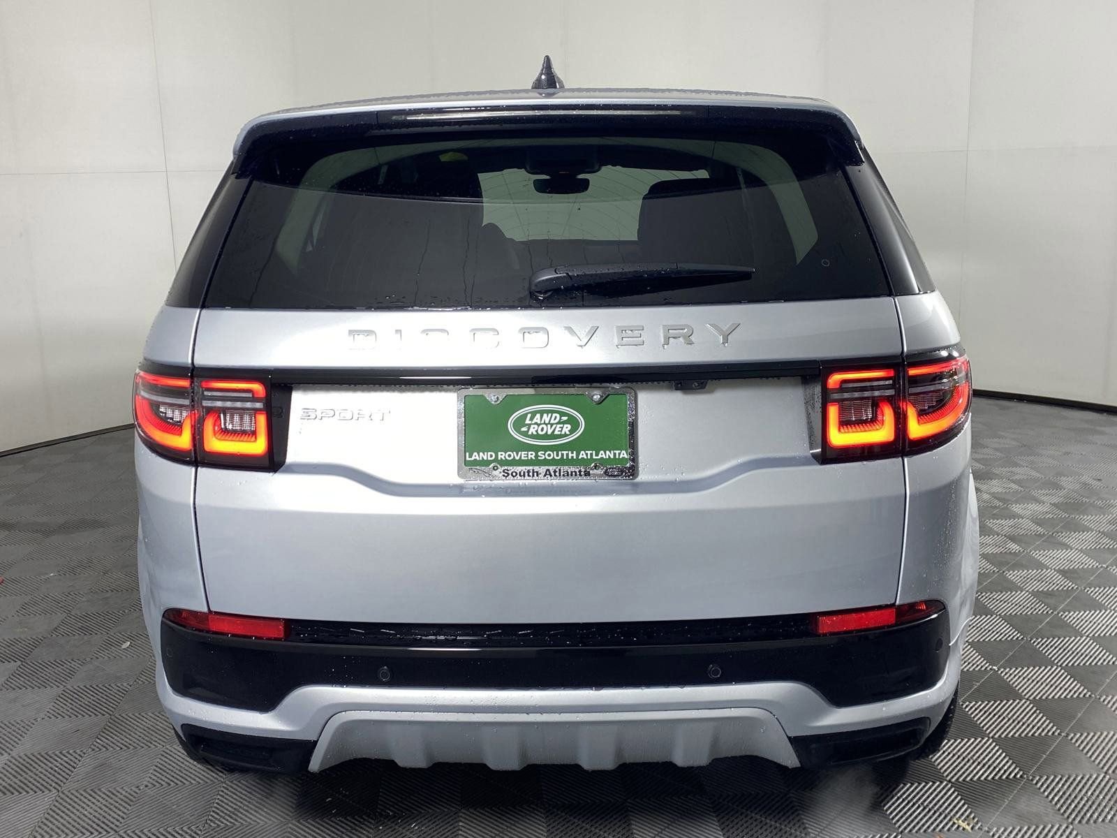 Used 2025 Land Rover Discovery Sport S image 8
