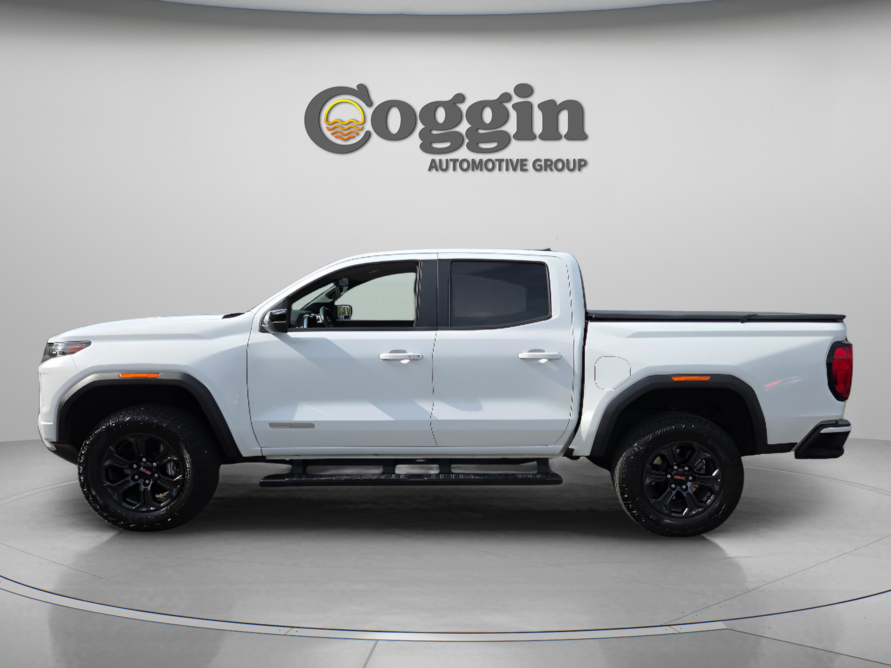 Used 2024 GMC Canyon Elevation w/ Convenience Package RWD image 2