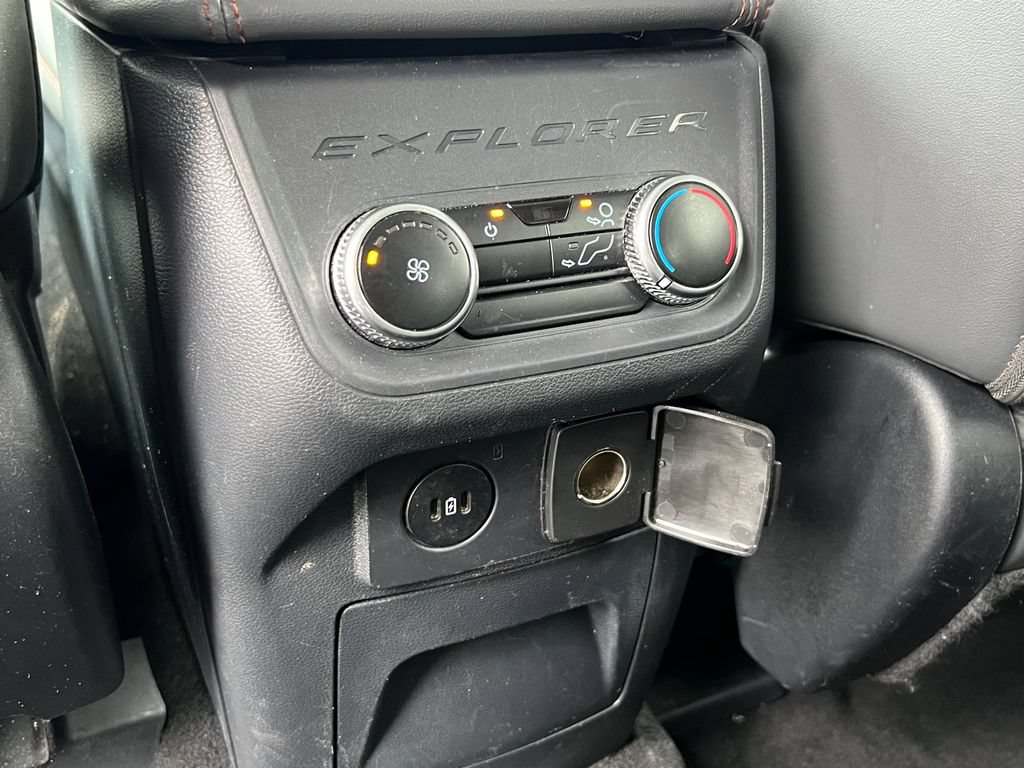 Used 2025 Ford Explorer Active w/ Active Comfort Package AWD/4WD image 14