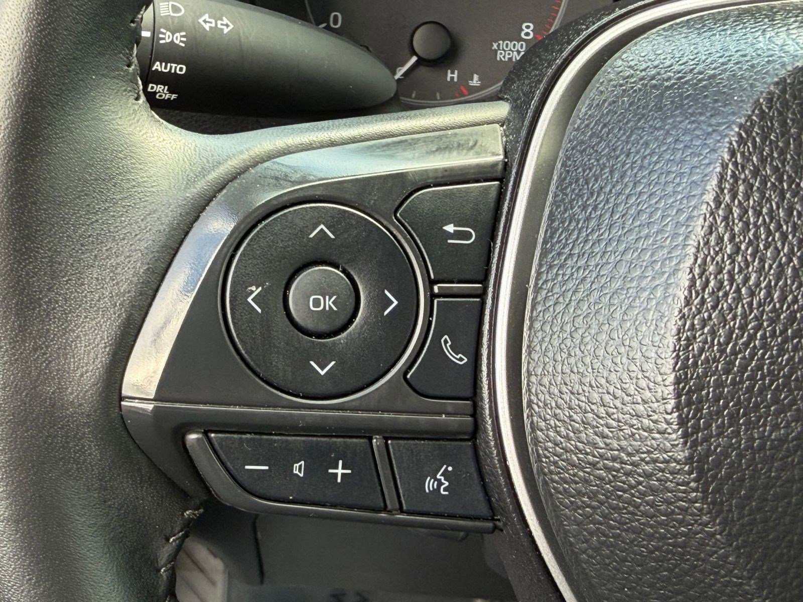 Used 2025 Toyota Corolla Cross LE image 15