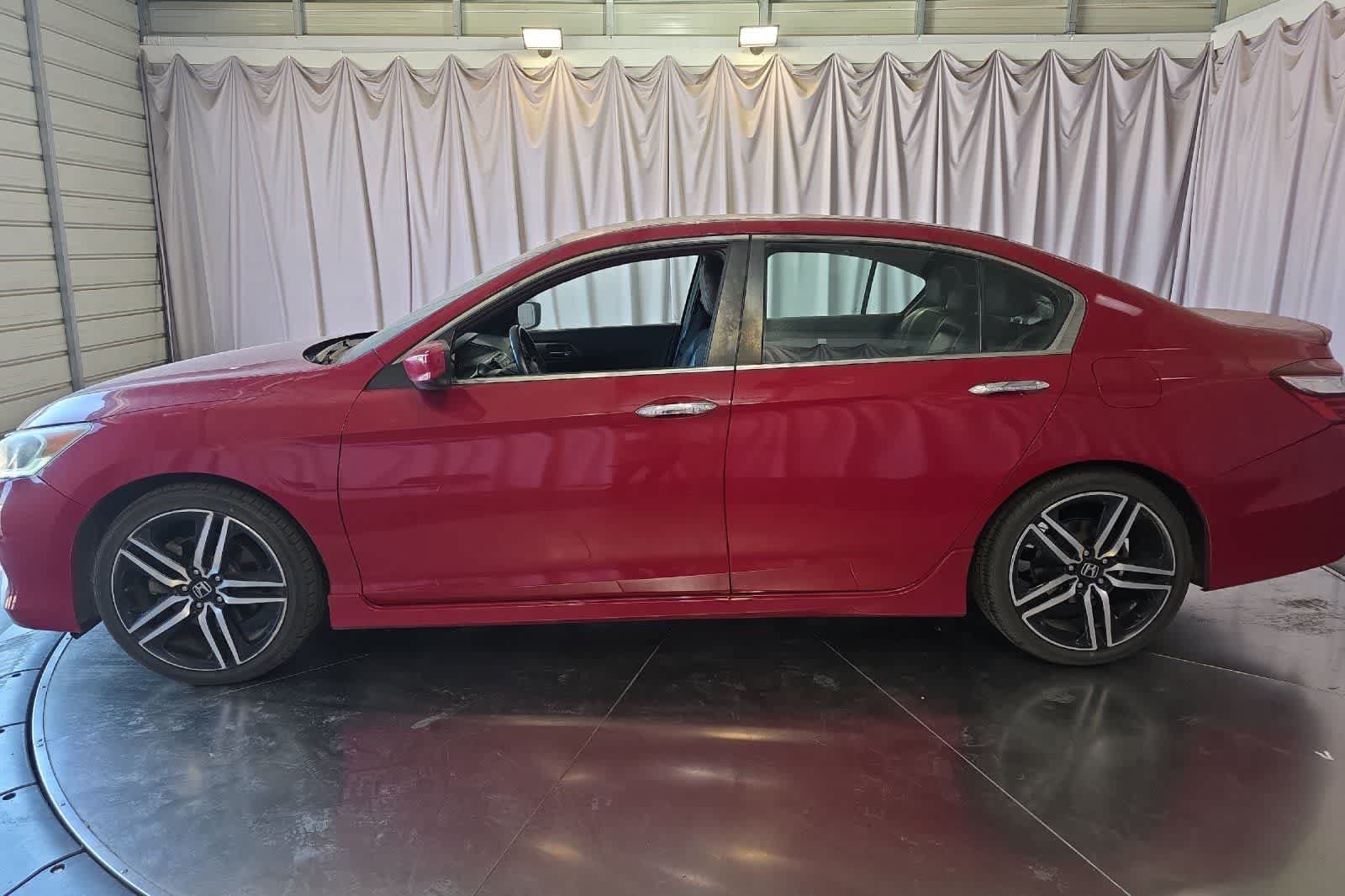 Used 2017 Honda Accord Sport image 6