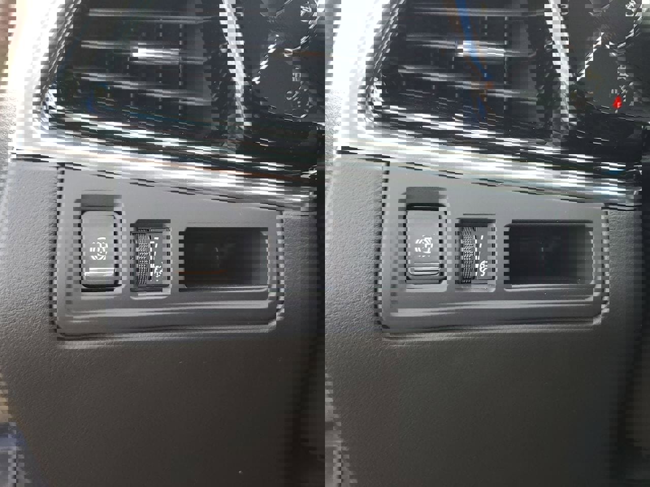 New 2025 Cadillac XT6 Luxury image 52