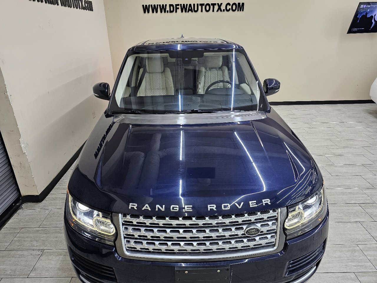 Used 2016 Land Rover Range Rover HSE image 4