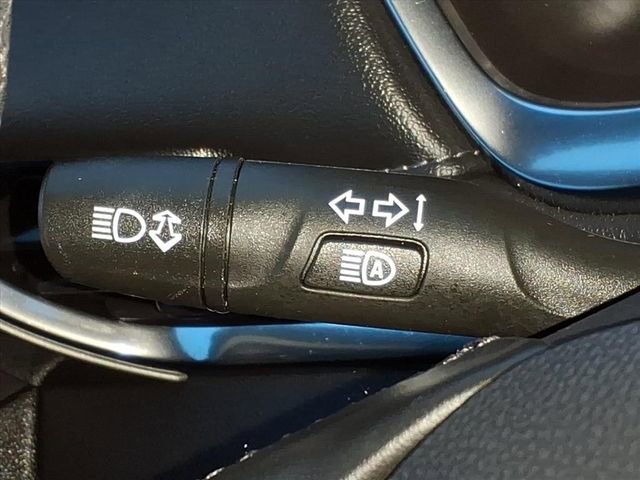 Used 2023 Chevrolet Traverse LT image 24