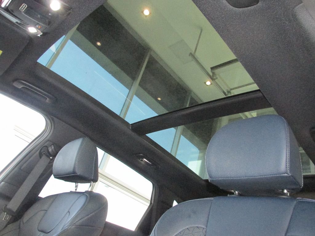 Used 2022 Kia Sorento SX Prestige w/ Panoramic Sunroof Package image 7