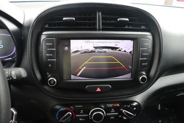 Used 2025 Kia Soul LX w/ LX Technology Package FWD image 25