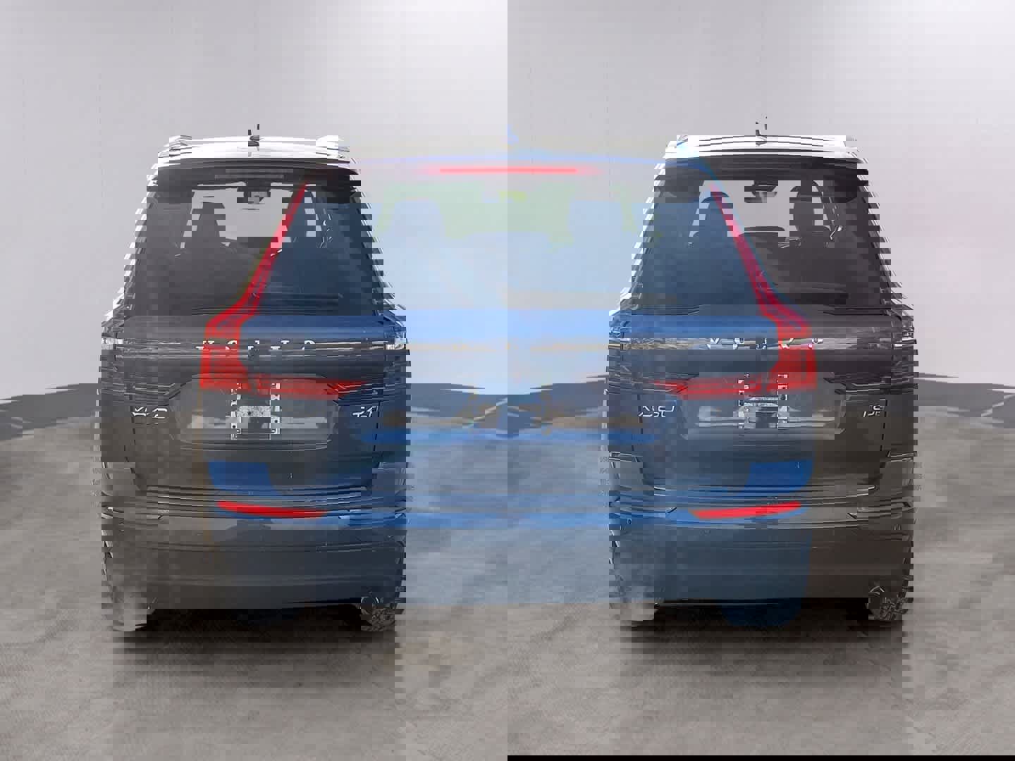 Used 2020 Volvo XC60 T6 Momentum w/ Protection Package Premier image 5