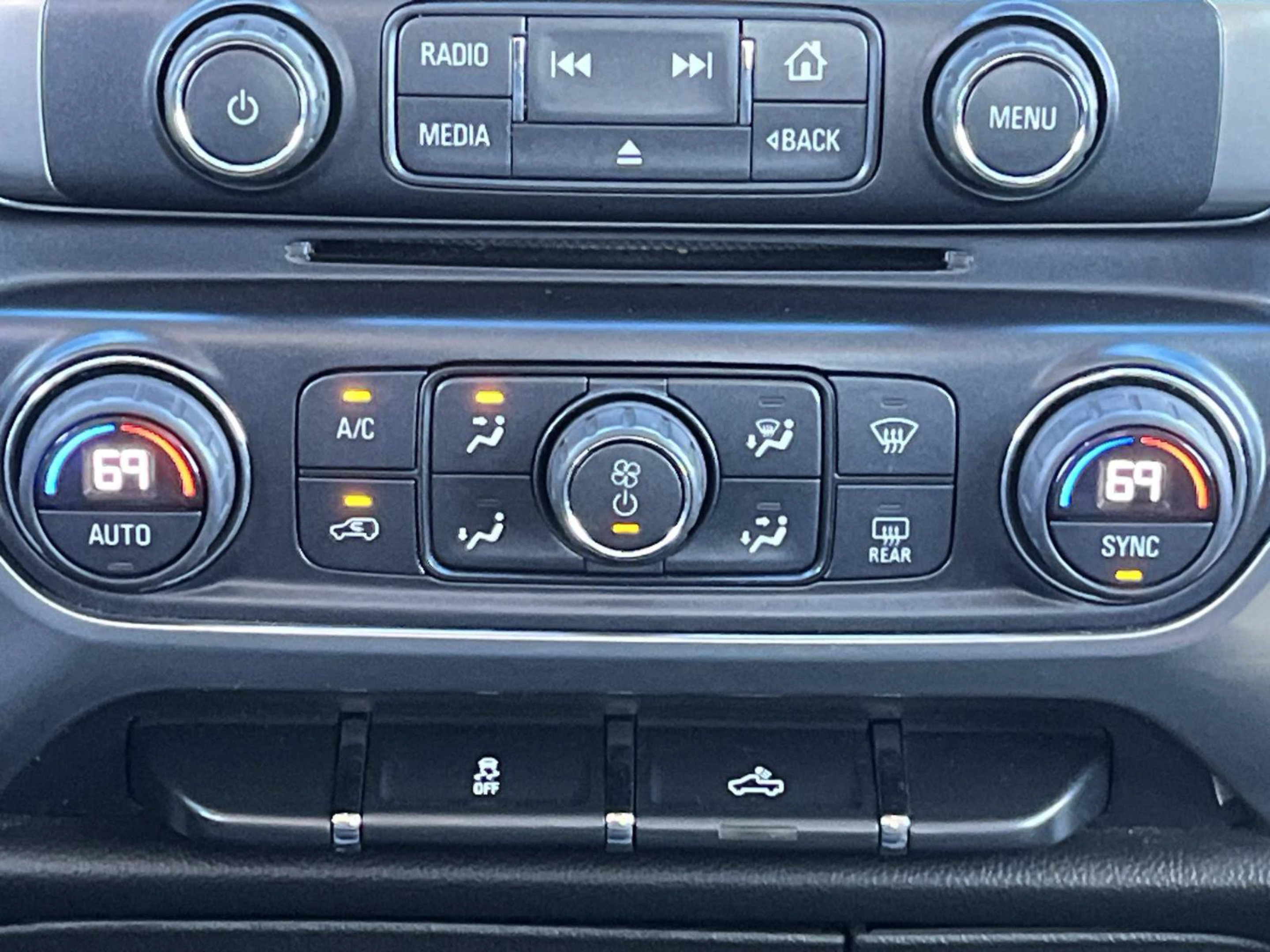 Used 2017 Chevrolet Silverado 1500 LT w/ All Star Edition AWD/4WD image 14