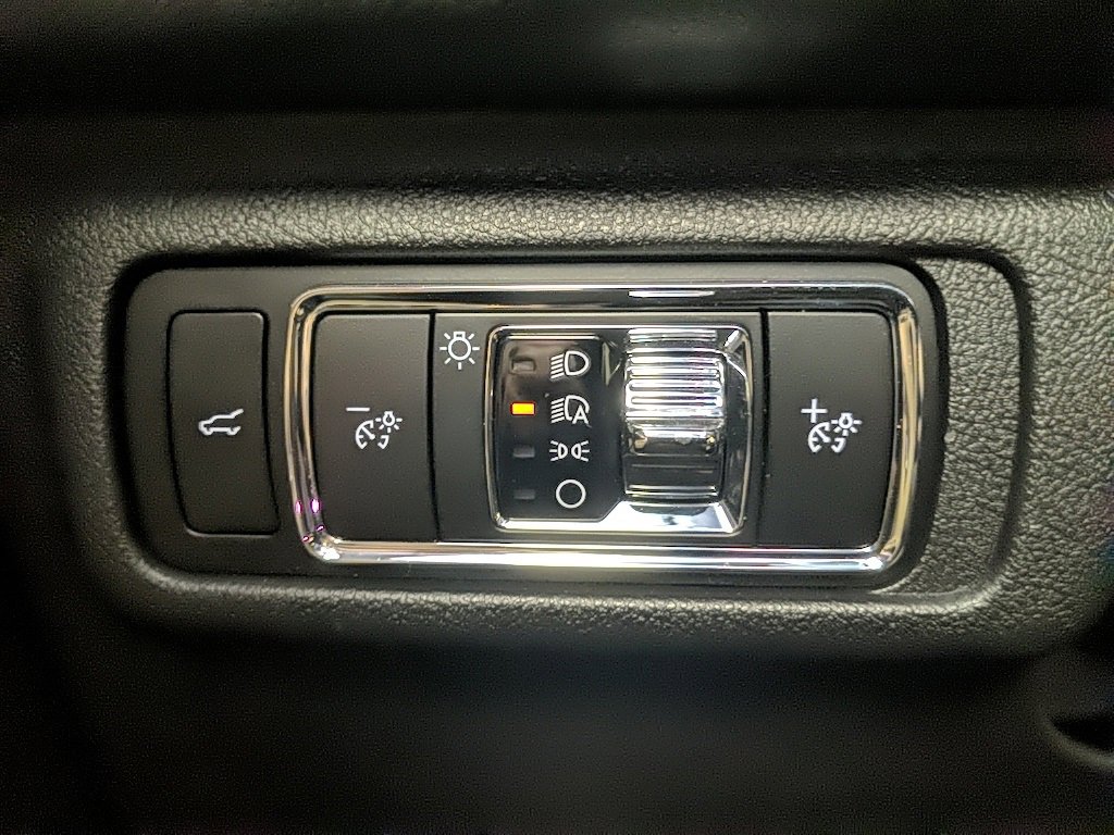 Certified 2023 Lincoln Corsair Reserve w/ Equipment Group 201A image 22