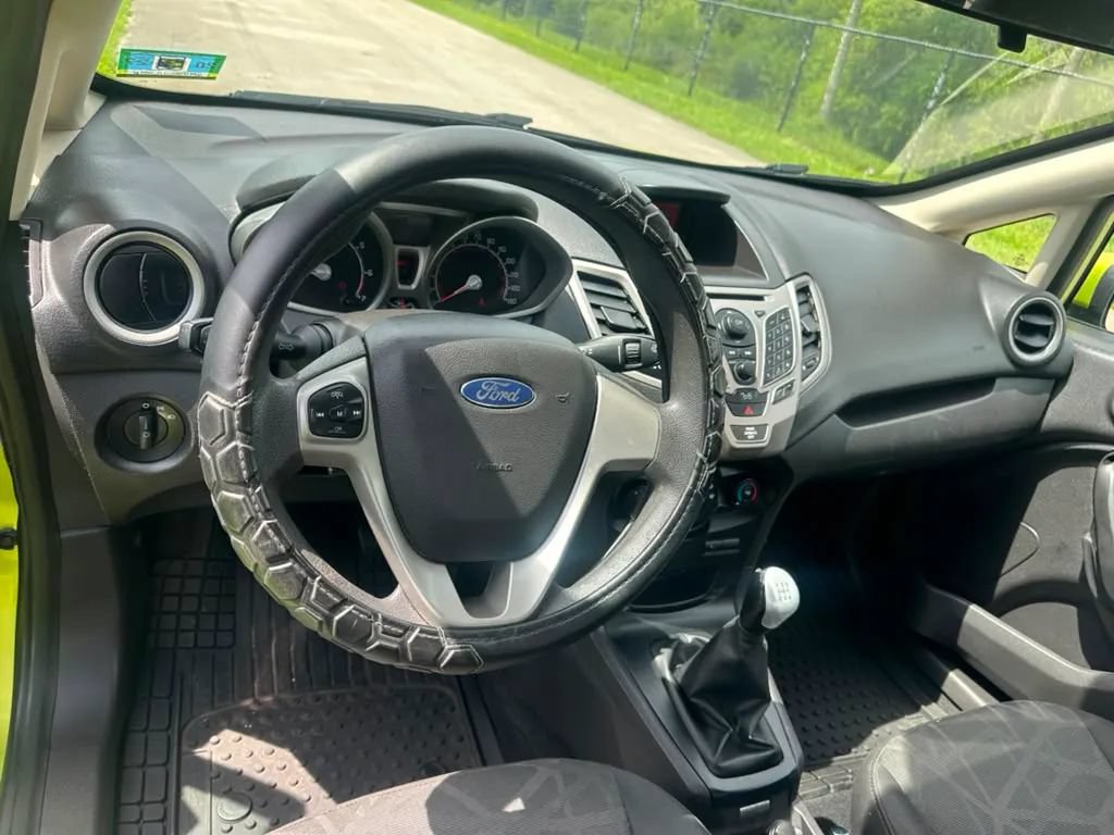 Used 2012 Ford Fiesta SE FWD image 10