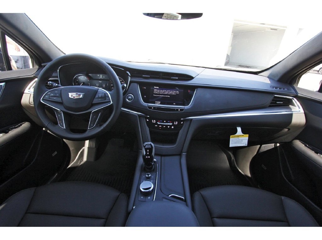 New 2026 Cadillac XT5 Luxury FWD image 9