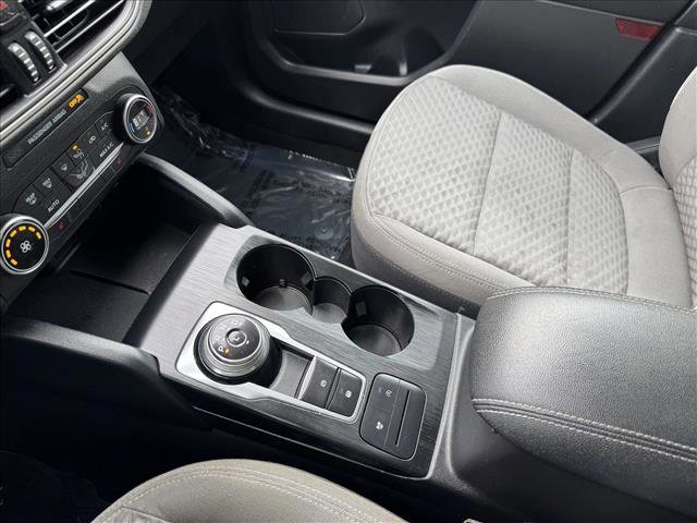 Used 2020 Ford Escape SE image 16