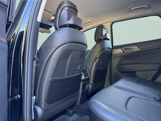 Used 2026 Kia Sportage EX FWD image 19