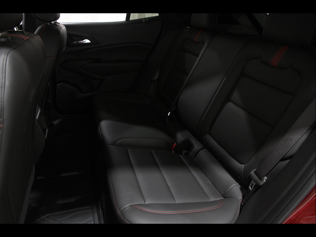 Certified 2025 Chevrolet Trax RS w/ Driver Confidence Package FWD image 18
