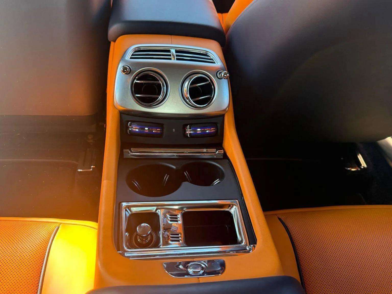 Used 2018 Rolls-Royce Dawn image 32