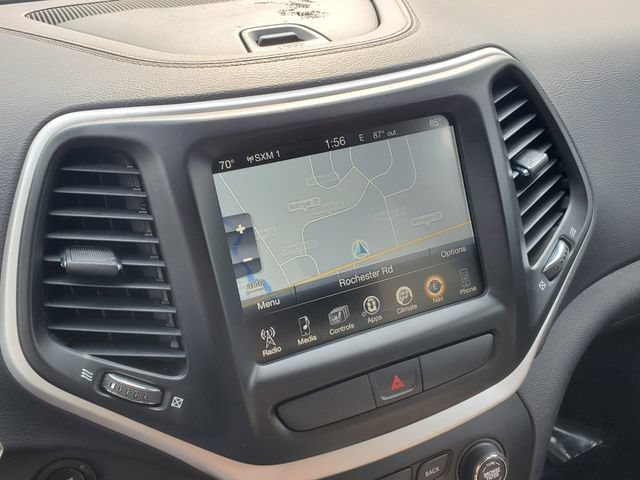 Used 2018 Jeep Cherokee Latitude Plus w/ Comfort/Convenience Group AWD/4WD image 29