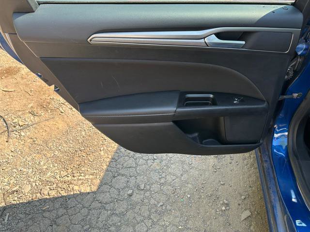 Used 2017 Ford Fusion SE FWD image 7