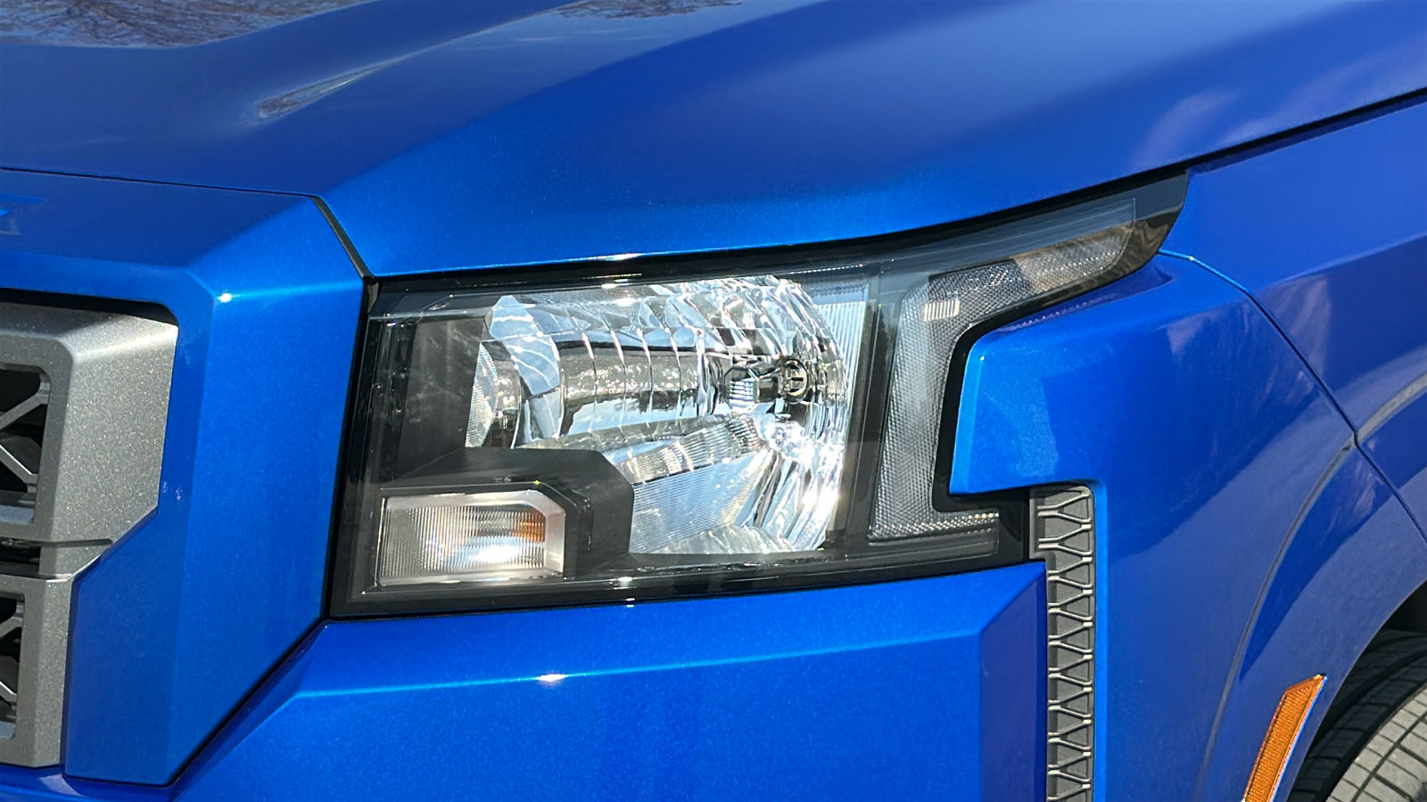 Certified 2024 Nissan Frontier SV w/ SV Convenience Package image 4