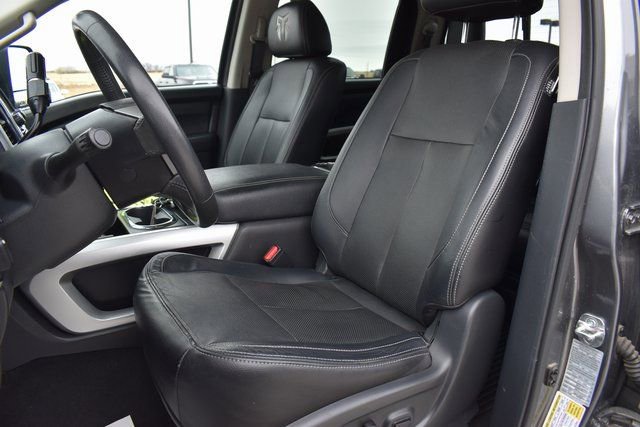 Used 2021 Nissan Titan SV w/ SV Convenience Package image 15