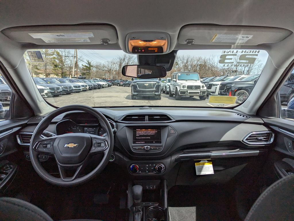 Used 2023 Chevrolet TrailBlazer LT FWD image 32