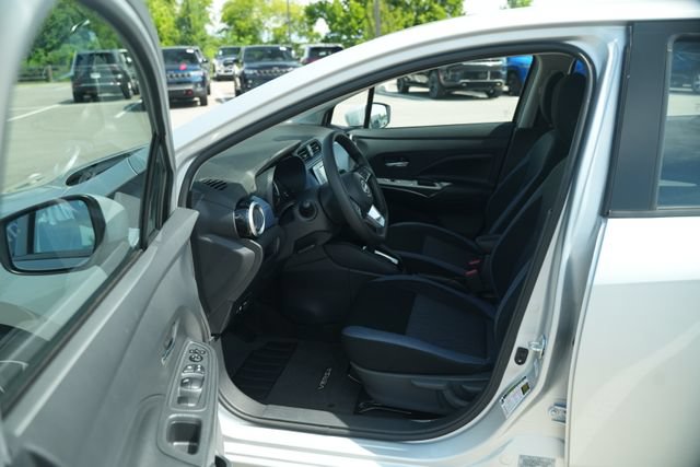 Used 2025 Nissan Versa SV FWD image 12