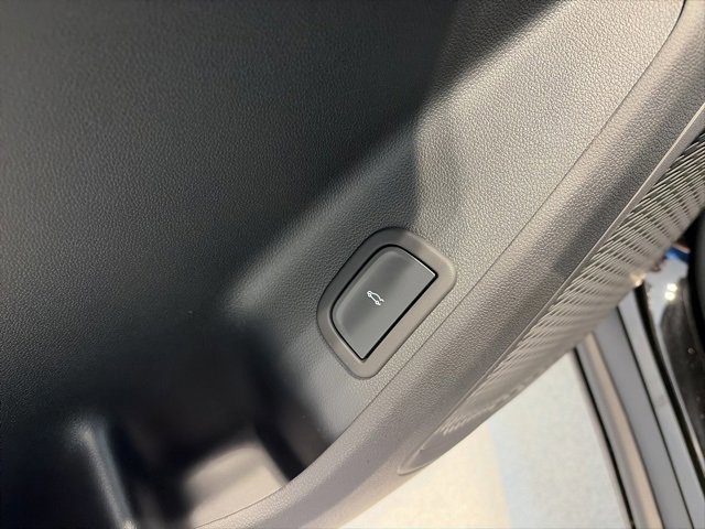 New 2026 Chevrolet Traverse LT w/ Driver Confidence Package image 10