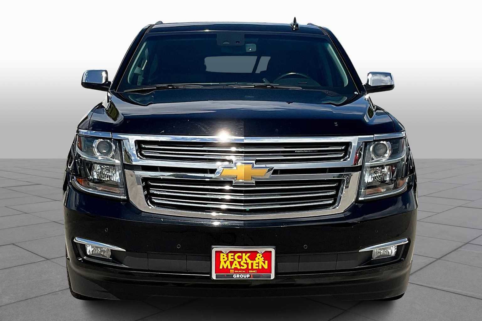 Used 2019 Chevrolet Suburban Premier image 3