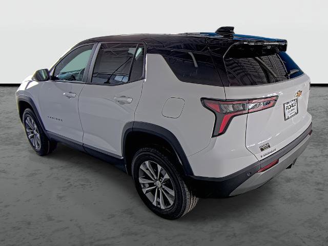 New 2026 Chevrolet Equinox LT image 2