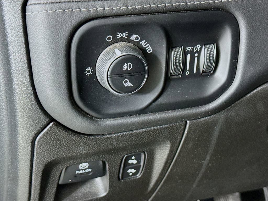 Used 2022 RAM 1500 Limited image 10