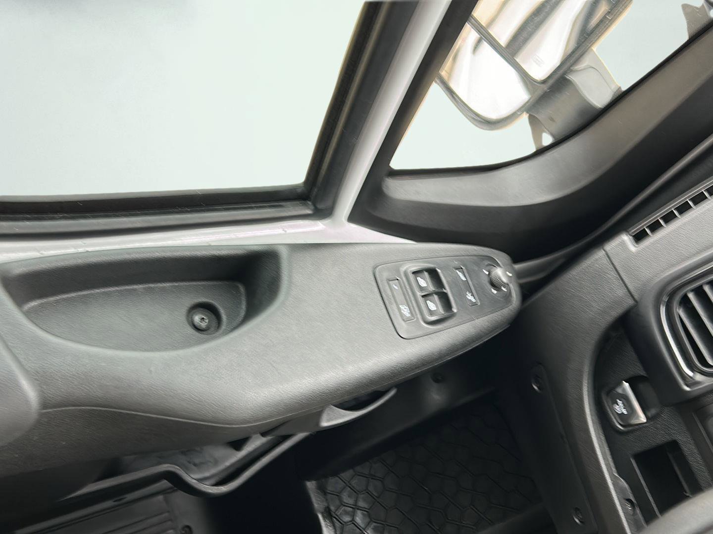 Used 2024 RAM ProMaster 2500 w/ Convenience Group image 22