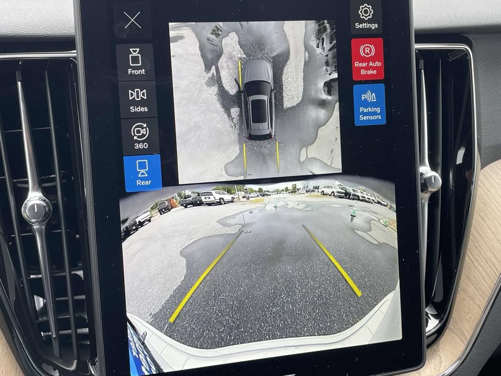 New 2026 Volvo XC60 B5 Plus w/ Protection Package Premier AWD/4WD image 18