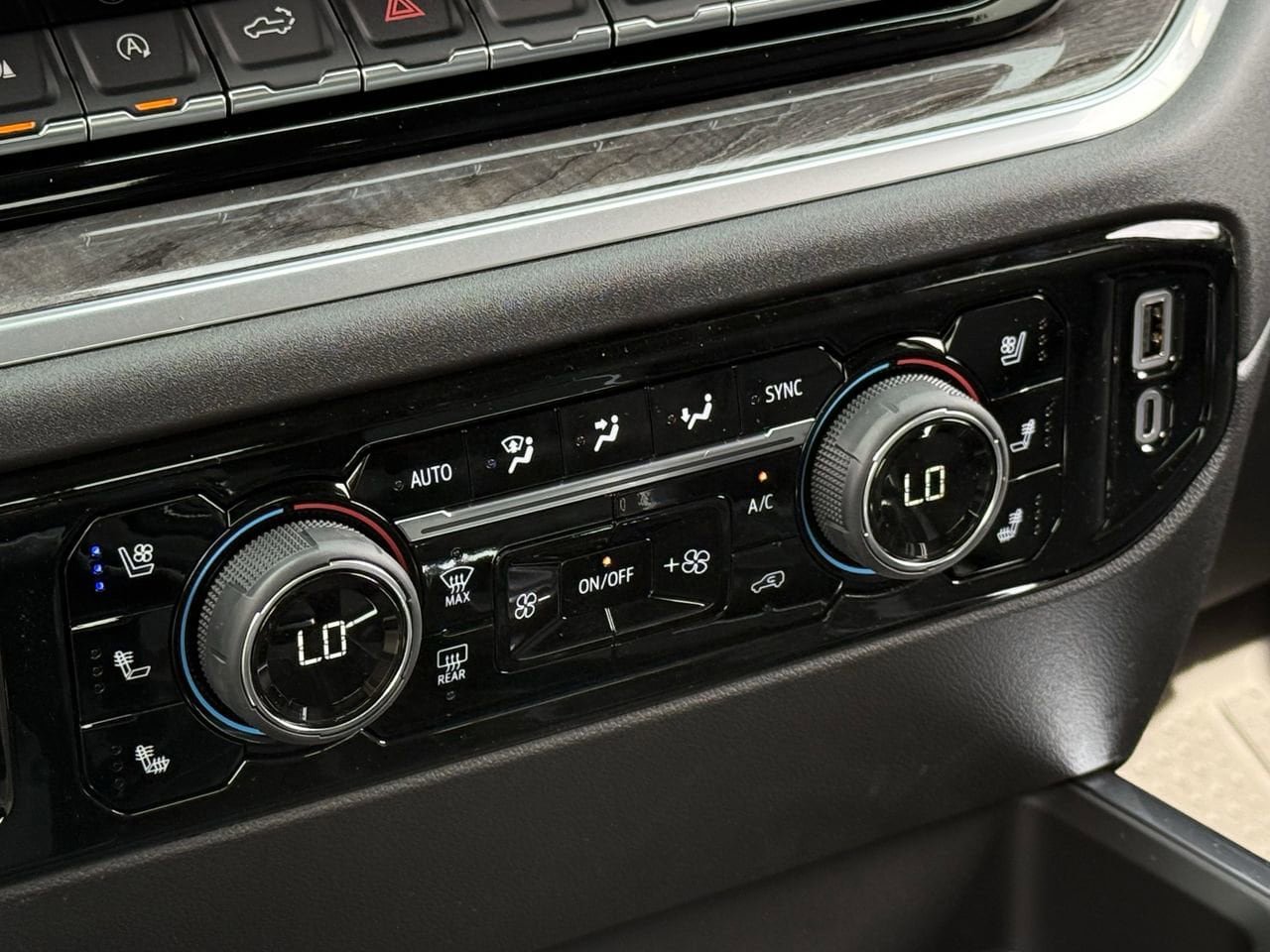 New 2026 Chevrolet Silverado 1500 LTZ w/ LTZ Premium Texas Edition AWD/4WD image 16