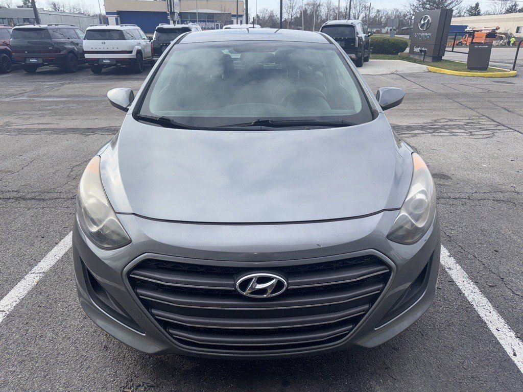Used 2017 Hyundai Elantra GT image 5