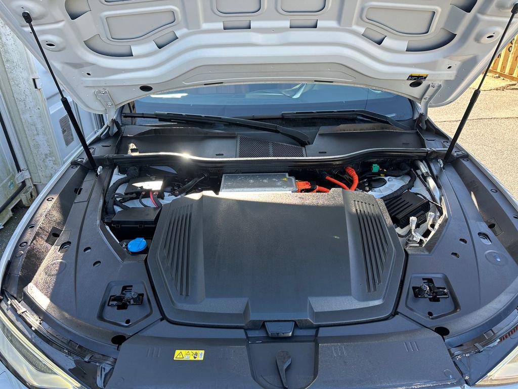 Used 2019 Audi e-tron Premium Plus image 22
