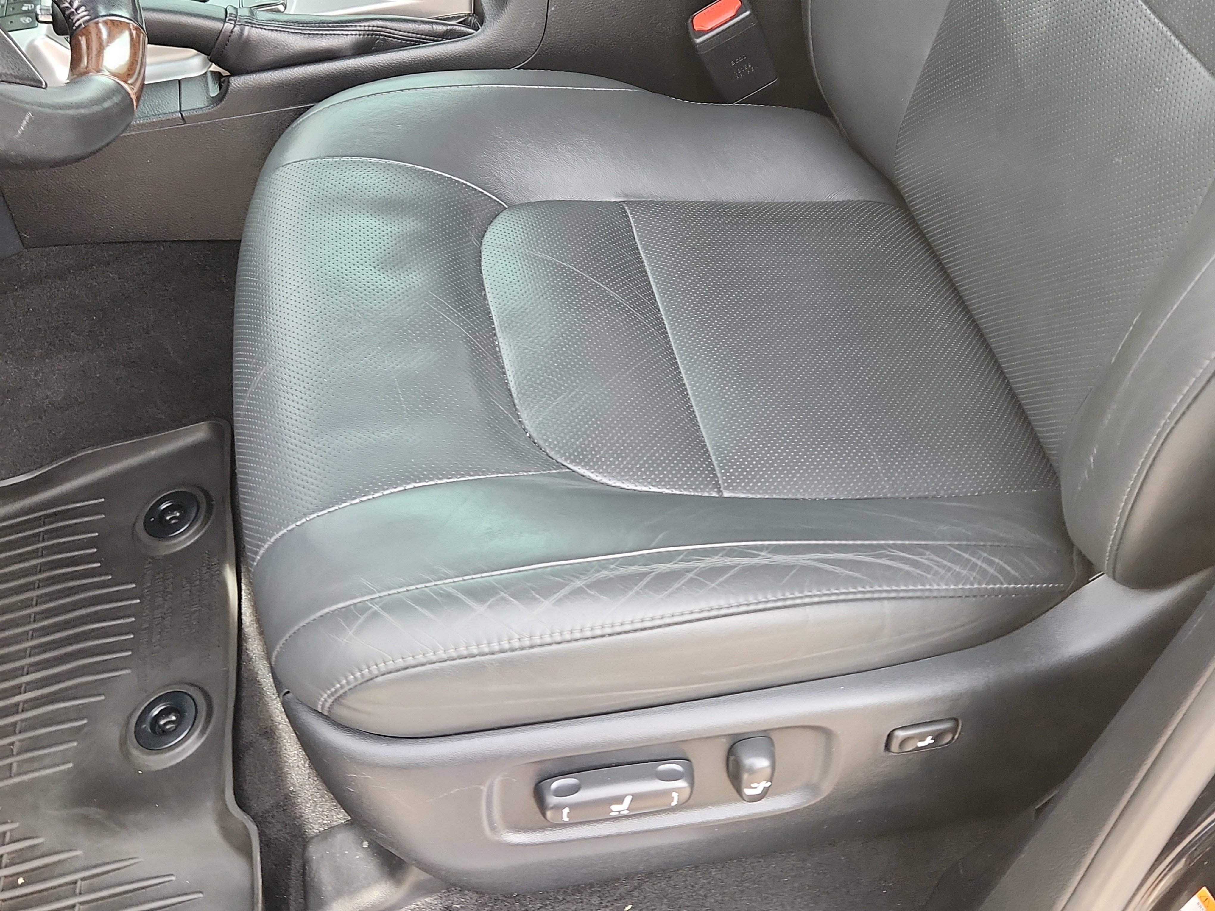 Certified 2019 Toyota Land Cruiser AWD/4WD image 7