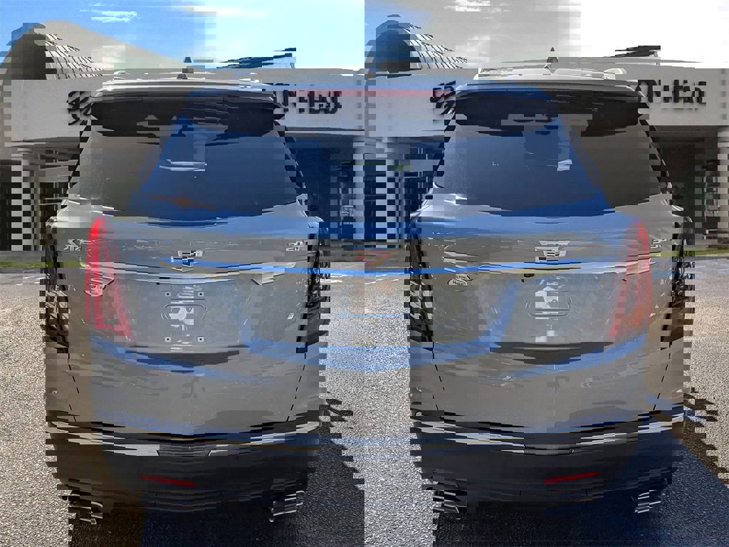 New 2026 Cadillac XT5 Luxury image 5