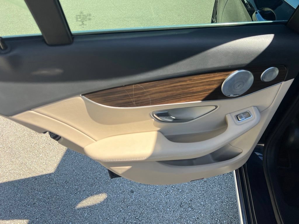 Used 2021 Mercedes-Benz C 300 Sedan image 22