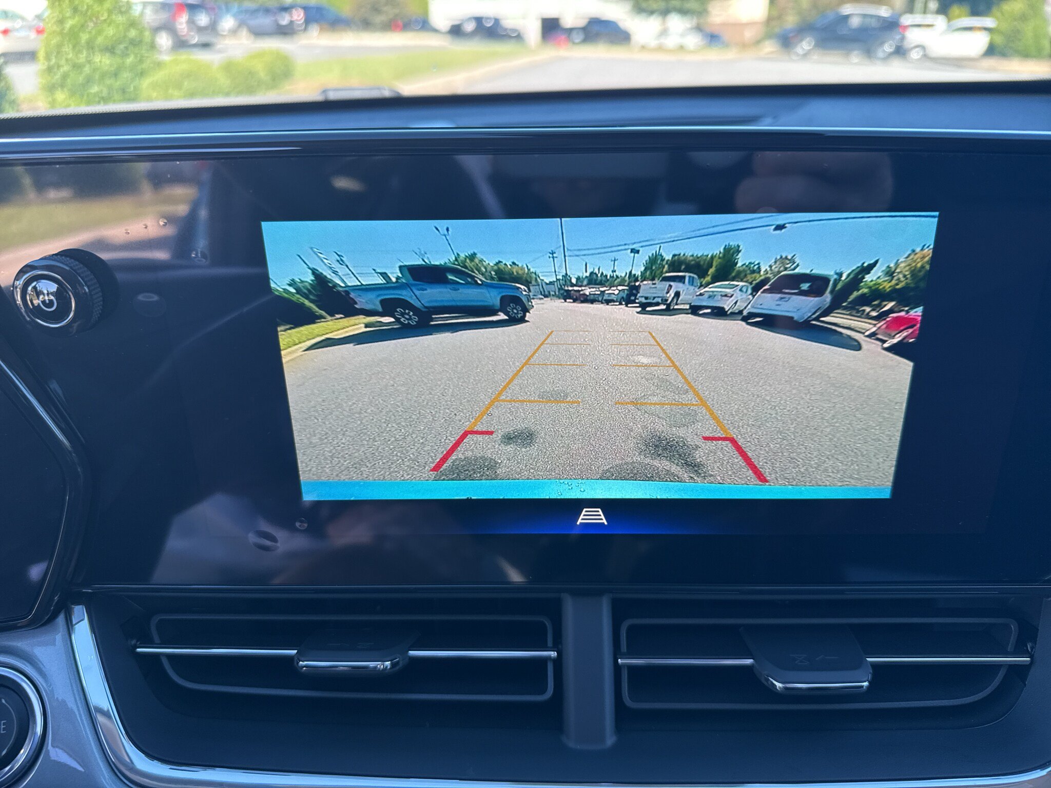New 2026 Chevrolet Trax LT w/ Sunroof Package FWD image 12