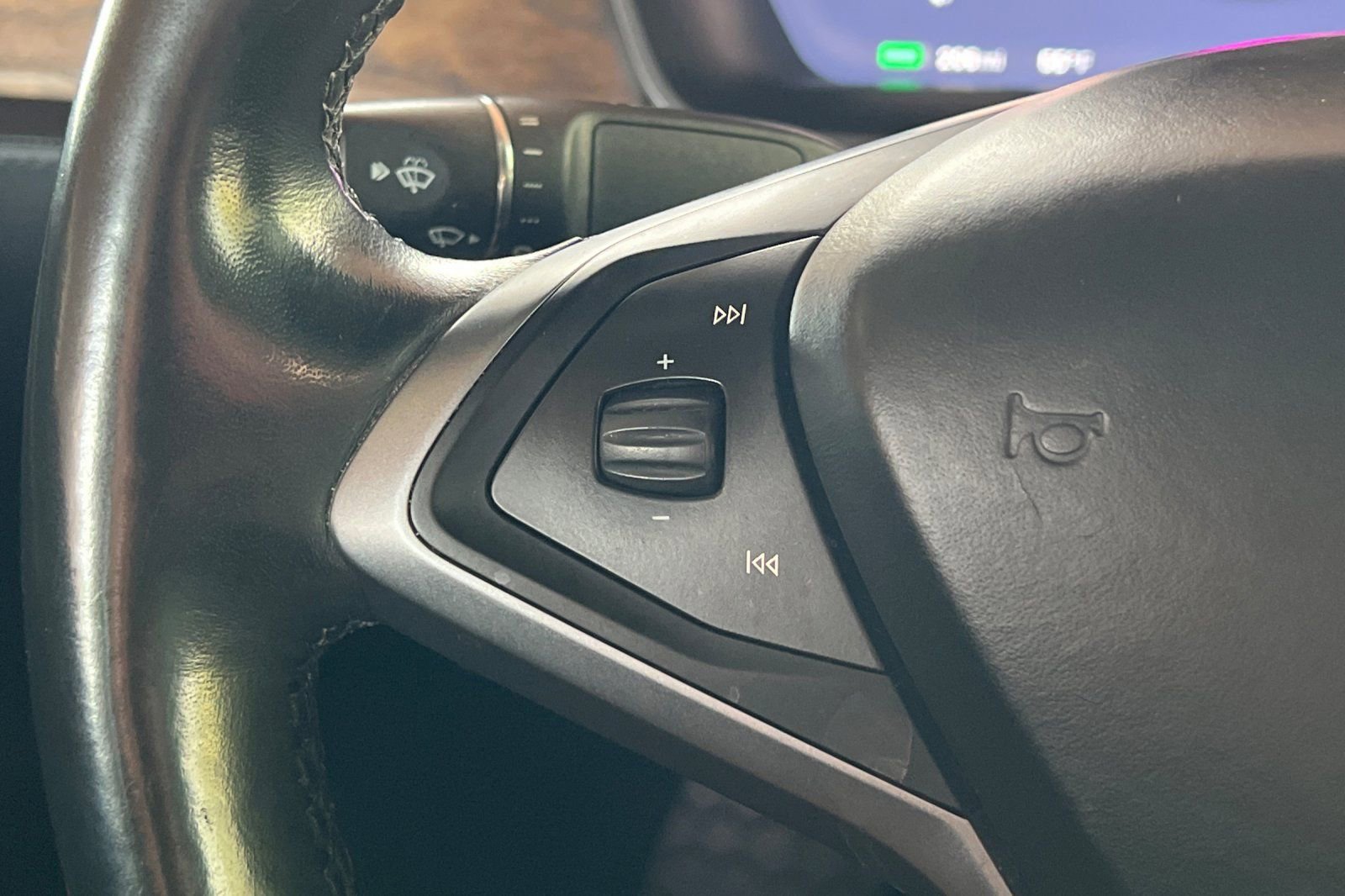 Used 2018 Tesla Model X 100D image 31