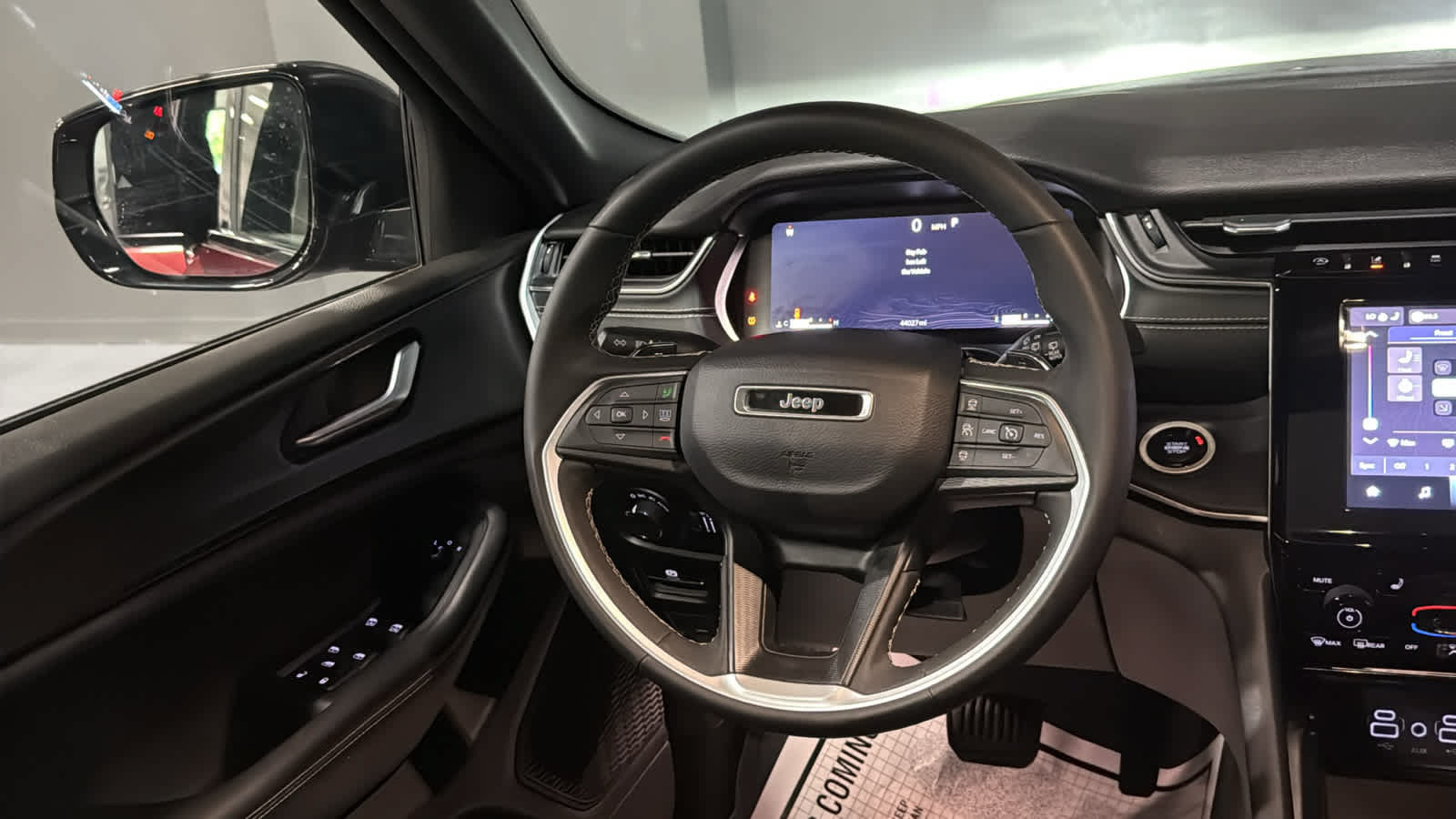 Certified 2023 Jeep Grand Cherokee L Laredo AWD/4WD image 27