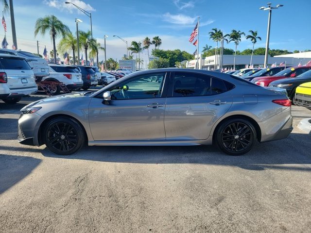 Used 2026 Toyota Camry SE FWD image 4