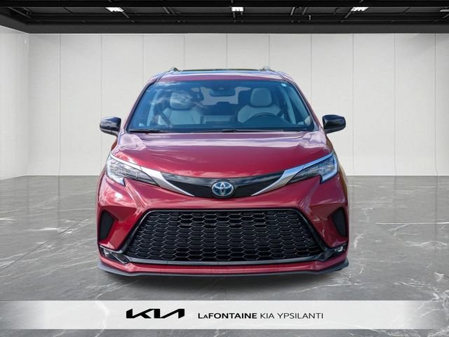 Used 2023 Toyota Sienna XSE FWD image 8