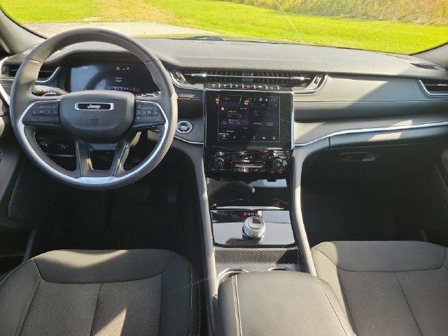 Certified 2024 Jeep Grand Cherokee Laredo X w/ Luxury Tech Group I AWD/4WD image 29