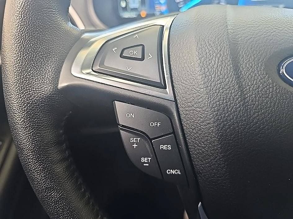 Used 2023 Ford Edge SEL AWD/4WD image 17